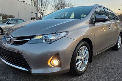 Toyota Auris 37.128 km 10.800 € Fellbach 70736