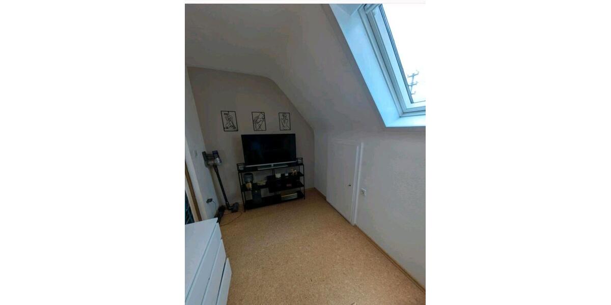 Dachgeschoßwohnung Rottenburg am Neckar - 3.5 Zimmer, 67 m&sup2;, 780&euro; | Angebot:27542684