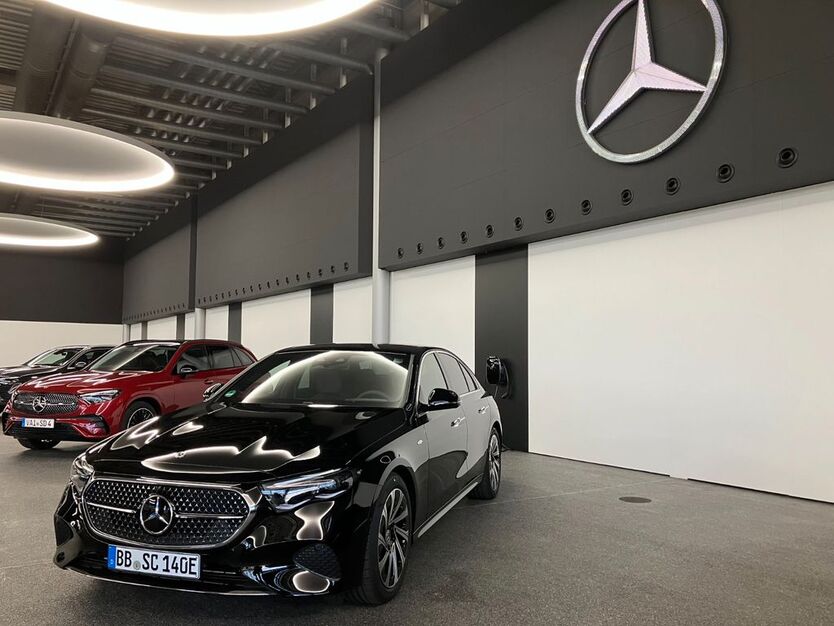 Mercedes-Benz E 300 25.000 km 61.500 € Böblingen 71034