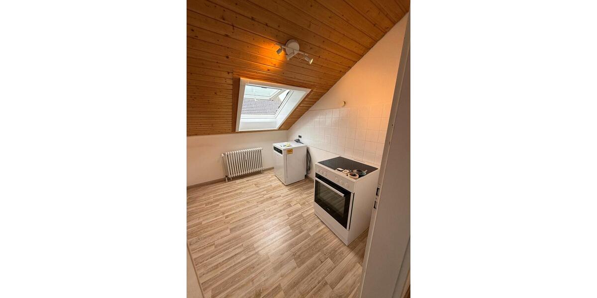 Dachgeschoßwohnung Ludwigsburg Hoheneck - 3 Zimmer, 55 m&sup2;, 1.000&euro; | Angebot:26483179