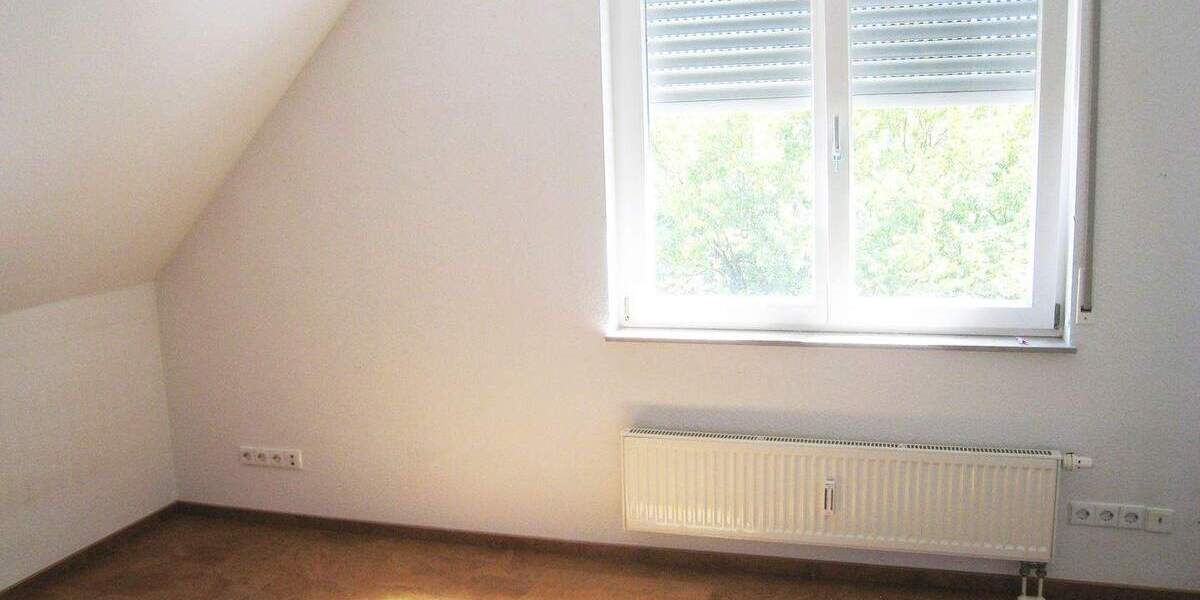 Etagenwohnung Köngen - 3 Zimmer, 82 m&sup2;, 860&euro; | Angebot:24916272