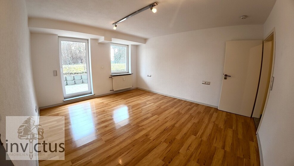 Wohnen und entspannen: 4-Zimmer-Wohnung mit Garten, XL-Terrasse und GarageStellplatz 4 zimmer