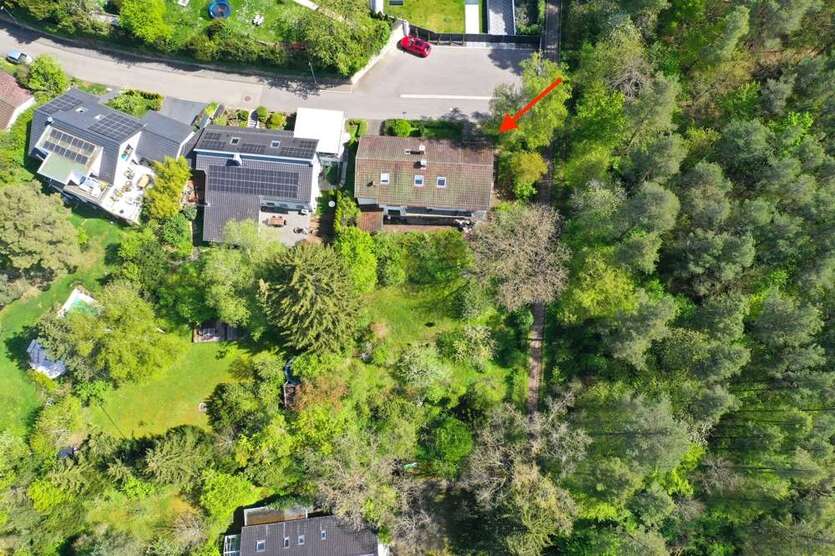 Haus zum Kaufen in Böblingen 695.000 € 218.32 m² 8 zimmer