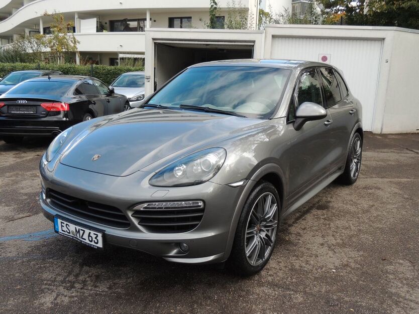Porsche Cayenne 215.000 km 24.990 € Metzingen 72555