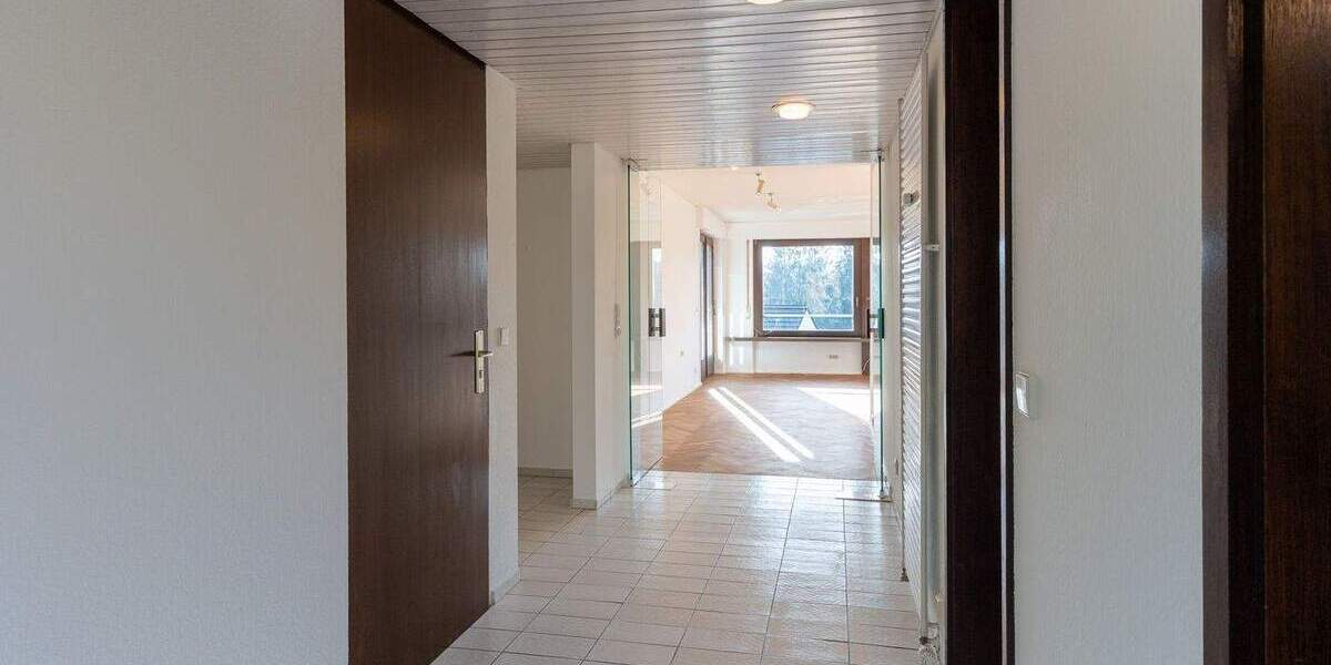 Etagenwohnung Böblingen - 5 Zimmer, 157 m&sup2;, 565.000&euro; | Angebot:24684385