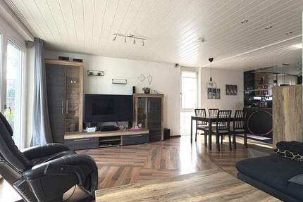 Neuwertige Doppelhaushälfte - ideal für die Familie 6 zimmer