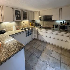 GRÜNE OASE MIT SAUNA & MEHREREN TERRASSEN - Einfamilienhaus Sindelfingen Darmsheim | Angebot:26624681
