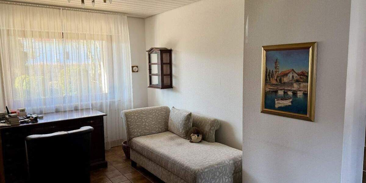 Einfamilienhaus Gärtringen - 3 Zimmer, 131 m&sup2;, 1.950&euro; | Angebot:25800926