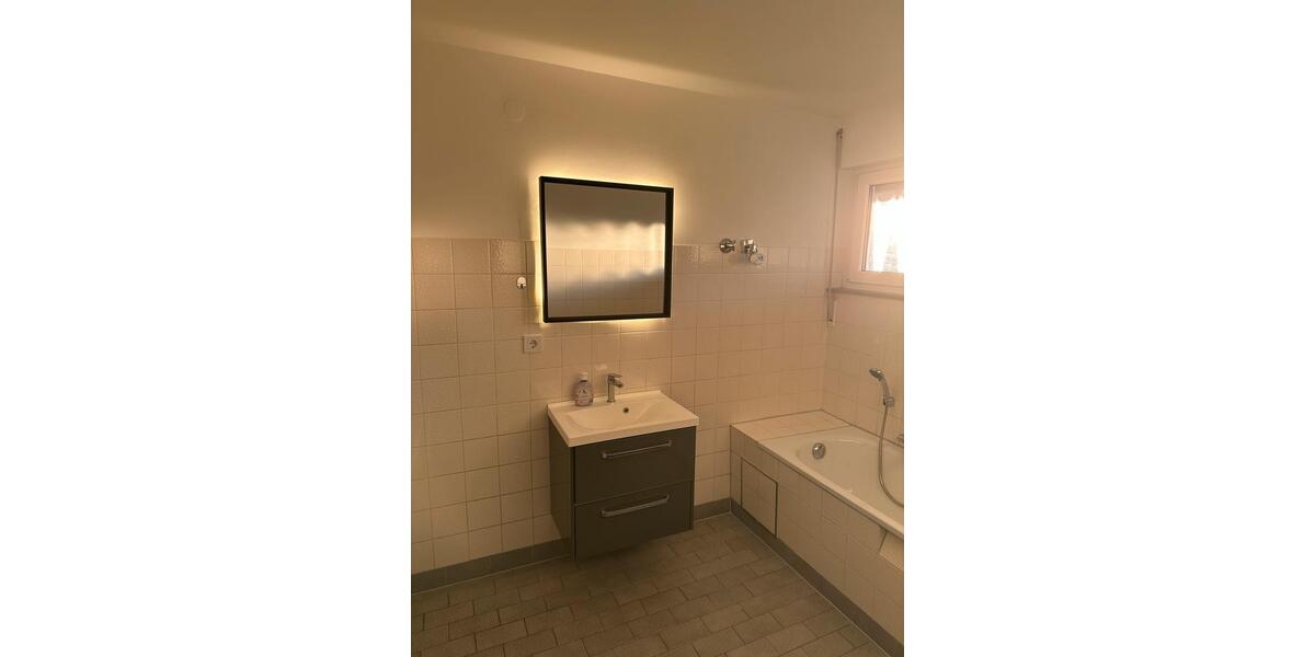 Etagenwohnung Tamm - 3 Zimmer, 80 m&sup2;, 1.550&euro; | Angebot:24762103