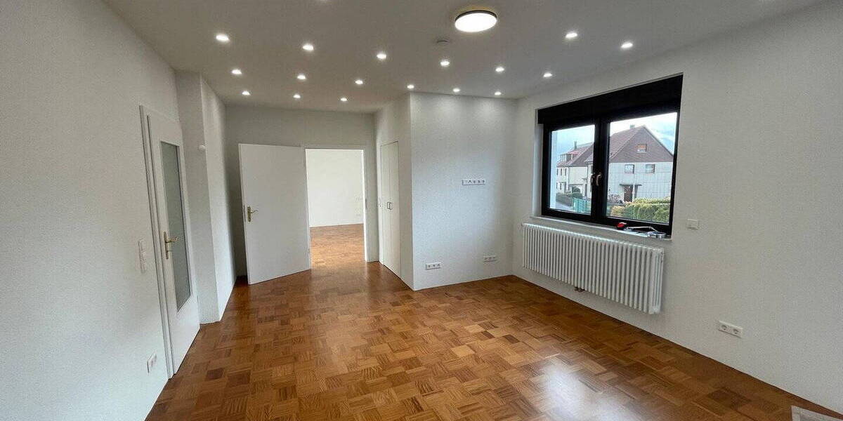 Etagenwohnung Böblingen - 2 Zimmer, 90 m&sup2;, 1.180&euro; | Angebot:26376911