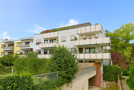 Gepflegte 2,5-Zimmerwohnung mit EBK, Balkon, großer Terrasse und Garten in bevorzugter Lage