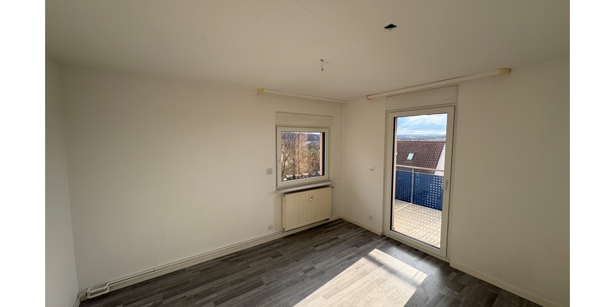 Freistehendes 2-Familienhaus - ideal für Familien oder Handwerker in Remseck-Hochberg 6 zimmer