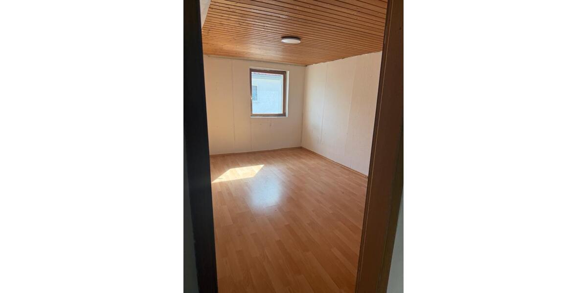 Etagenwohnung Renningen - 4 Zimmer, 79 m&sup2;, 500&euro; | Angebot:27625098