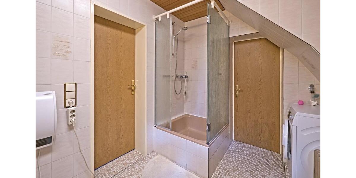Einfamilienhaus Nagold - 7 Zimmer, 99 m&sup2;, 348.000&euro; | Angebot:25858427