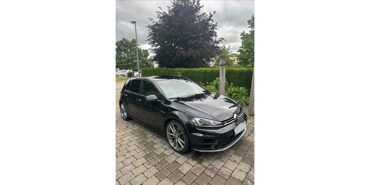 VW Golf 142.859 km 21.900 &euro; Stuttgart 70174