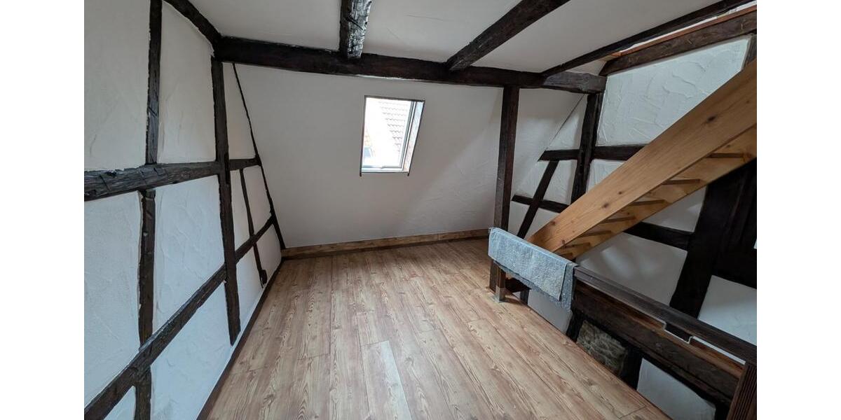 Bauernhaus, Landhaus Rottenburg am Neckar - 7 Zimmer, 200 m&sup2;, 1.750&euro; | Angebot:24371016
