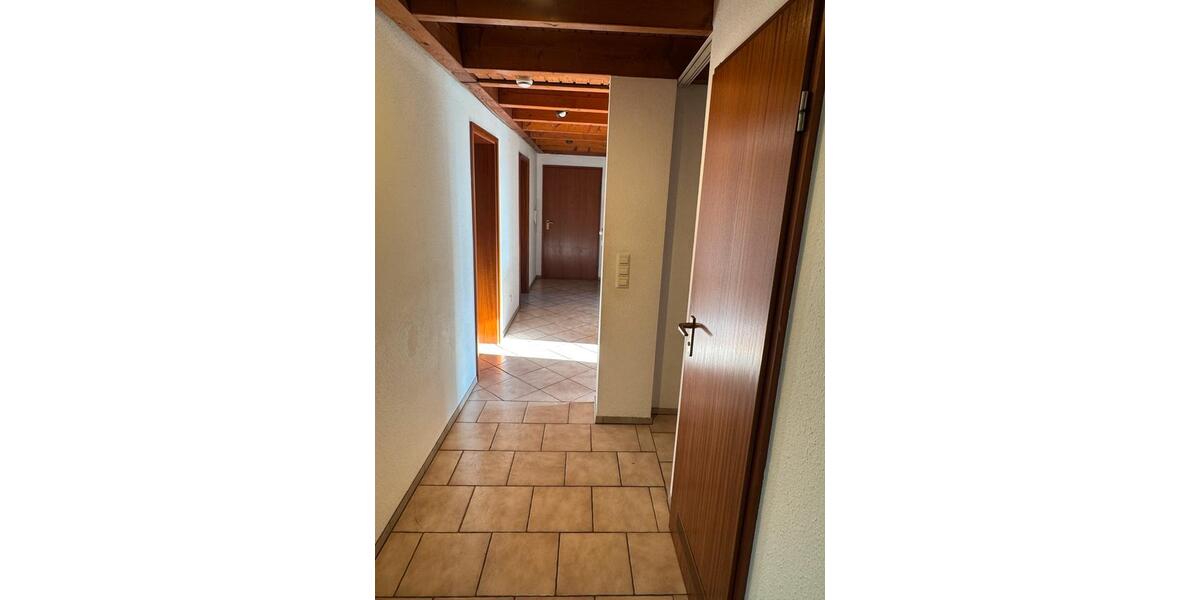 Dachgeschoßwohnung Fellbach - 4 Zimmer, 96 m&sup2;, 1.400&euro; | Angebot:26386662