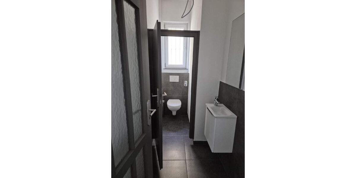 Etagenwohnung Stuttgart Ost - 3 Zimmer, 126 m&sup2;, 1.800&euro; | Angebot:25674459