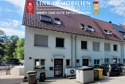 S-Kaltental: Modernes Reihenhaus mit Hobbyraum und zwei Stellplätzen