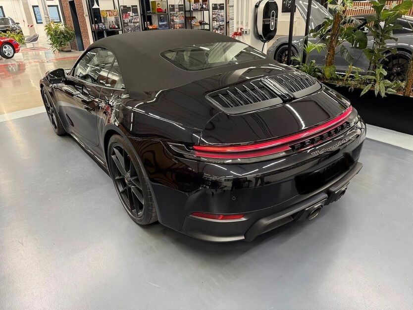 Porsche 992 8.400 km 192.888 € Stuttgart 70176