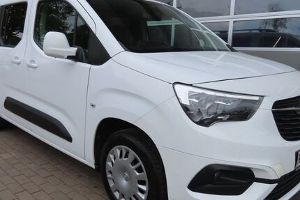 Opel Combo Life 46.000 km 18.790 € Stuttgart 70329