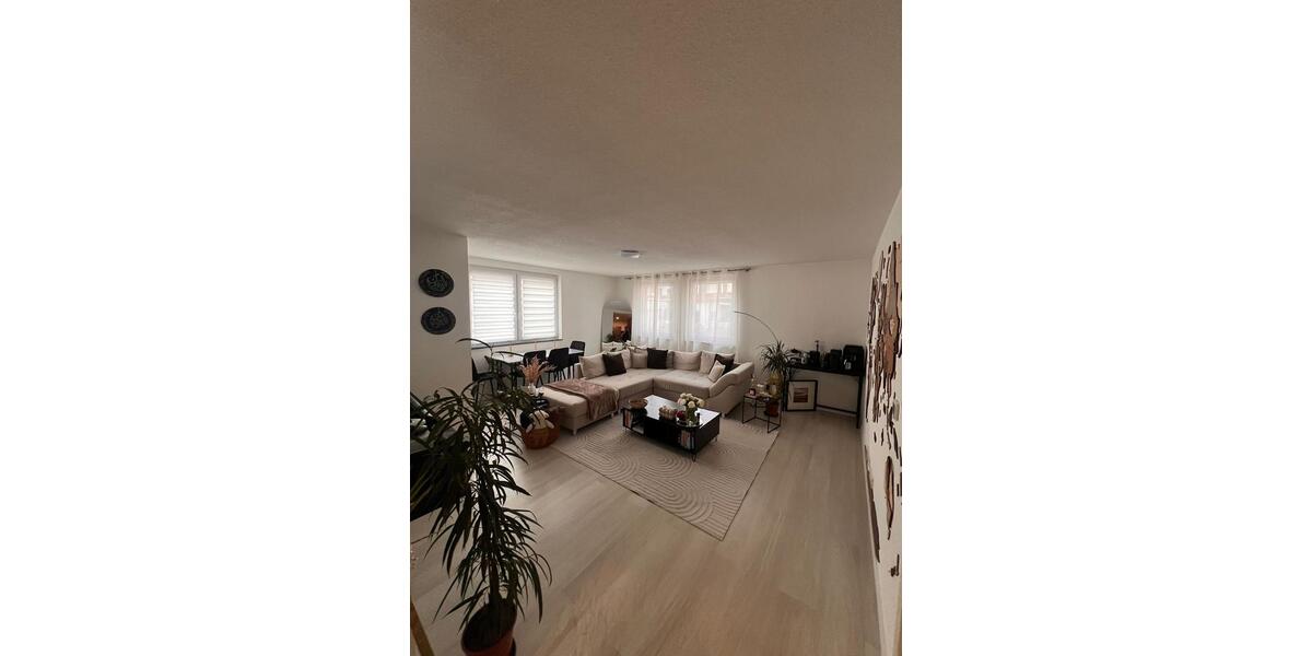 Erdgeschoßwohnung Ditzingen - 3 Zimmer, 80 m&sup2;, 1.100&euro; | Angebot:24814673