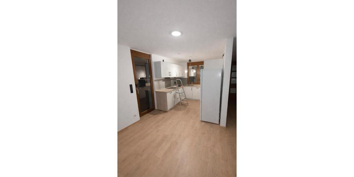 Einfamilienhaus mit Garten, Terasse, Balkon, Doppelgarage 4.5 zimmer