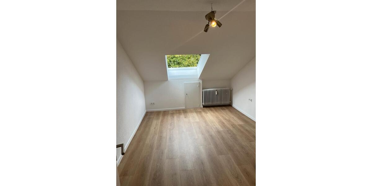 Dachgeschoßwohnung Kornwestheim - 3 Zimmer, 55 m&sup2;, 1.100&euro; | Angebot:27591475
