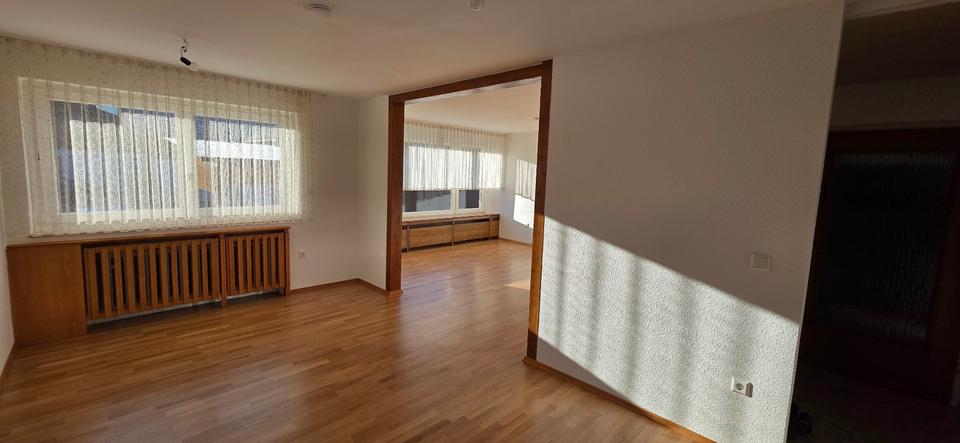 Etagenwohnung Mühlacker - 3.5 Zimmer, 95 m&sup2;, 1.000&euro; | Angebot:25942968