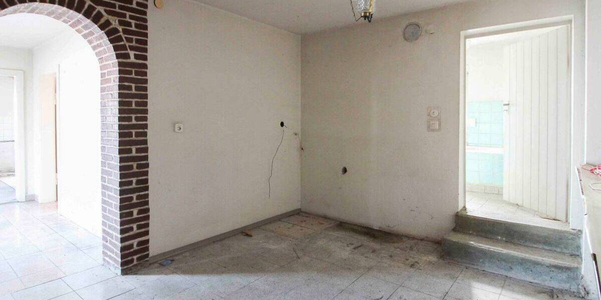 Einfamilienhaus Mühlacker Dürrmenz - 6 Zimmer, 115 m&sup2;, 175.000&euro; | Angebot:26290986