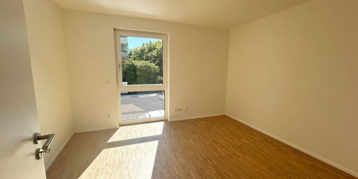 Etagenwohnung Stuttgart Untertürkheim - 4 Zimmer, 104 m&sup2;, 1.790&euro; | Angebot:23059546
