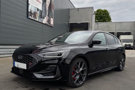 Ford Focus 32.800 km 30.000 &euro; Ditzingen 71254