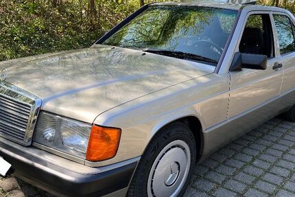 Mercedes-Benz 190 137.000 km 9.200 &euro; Stuttgart 70182