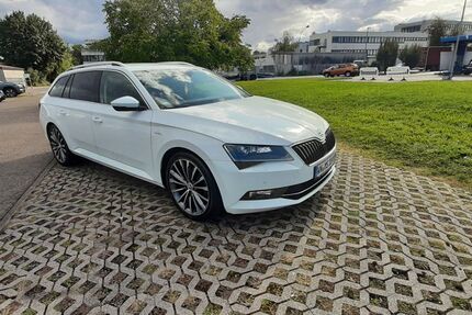 Skoda Superb 150.000 km 17.900 € Fellbach 70736