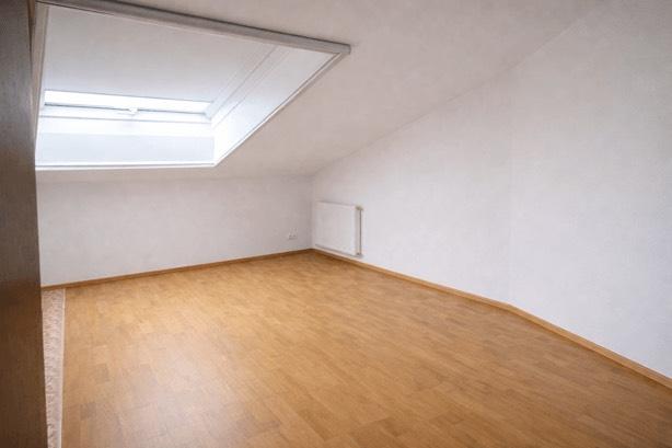 Doppelhaushälfte Holzgerlingen - 6 Zimmer, 178 m&sup2;, 3.000&euro; | Angebot:25519426