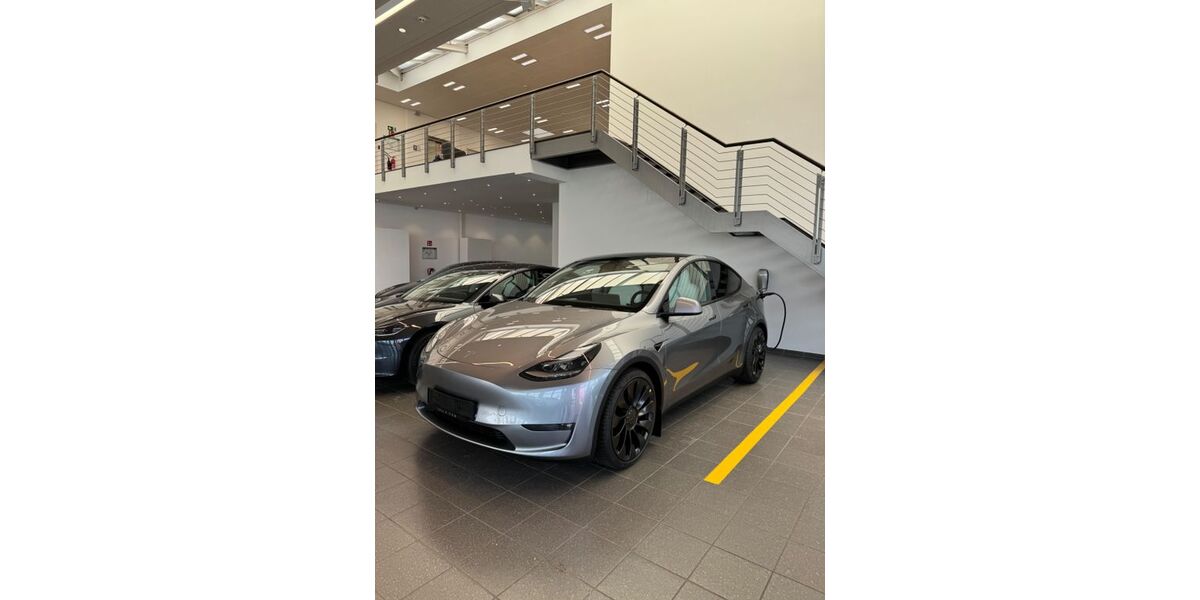 Tesla Model Y 42.000 km 41.600 € Magstadt 71106