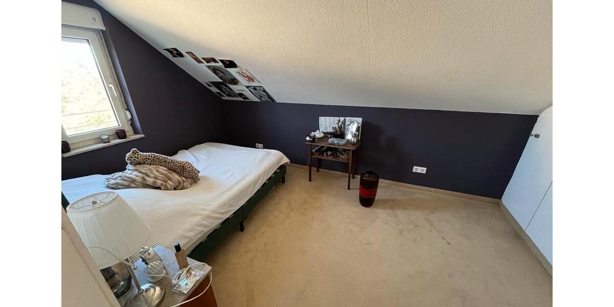 Dachgeschoßwohnung Ludwigsburg Eglosheim - 3 Zimmer, 62 m&sup2;, 879&euro; | Angebot:27608072