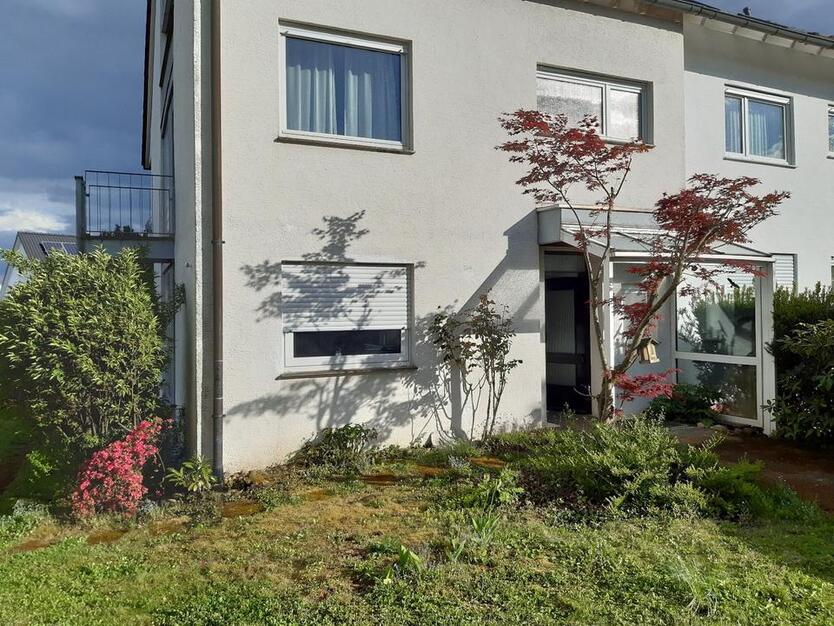 Modernisiertes REH mit Terrasse, Balkon, Garten: 4SZ zimmer