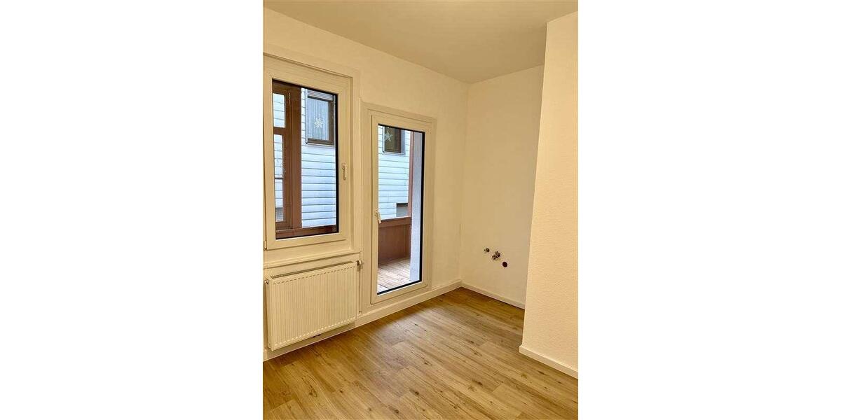 Erdgeschoßwohnung Ludwigsburg - 4 Zimmer, 105 m&sup2;, 1.600&euro; | Angebot:25589029