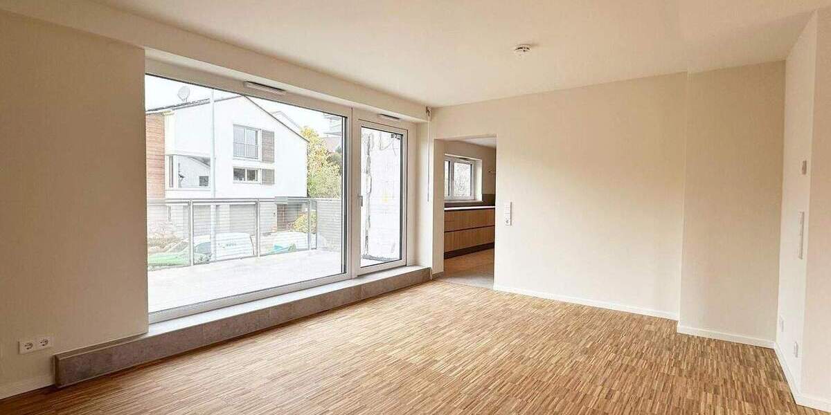 Einfamilienhaus Esslingen am Neckar Sulzgries - 6 Zimmer, 260 m&sup2;, 3.900&euro; | Angebot:24876305