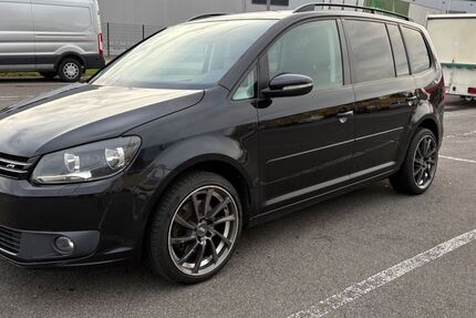 VW Touran 251.500 km 4.890 € Fellbach - Stuttgart 70736