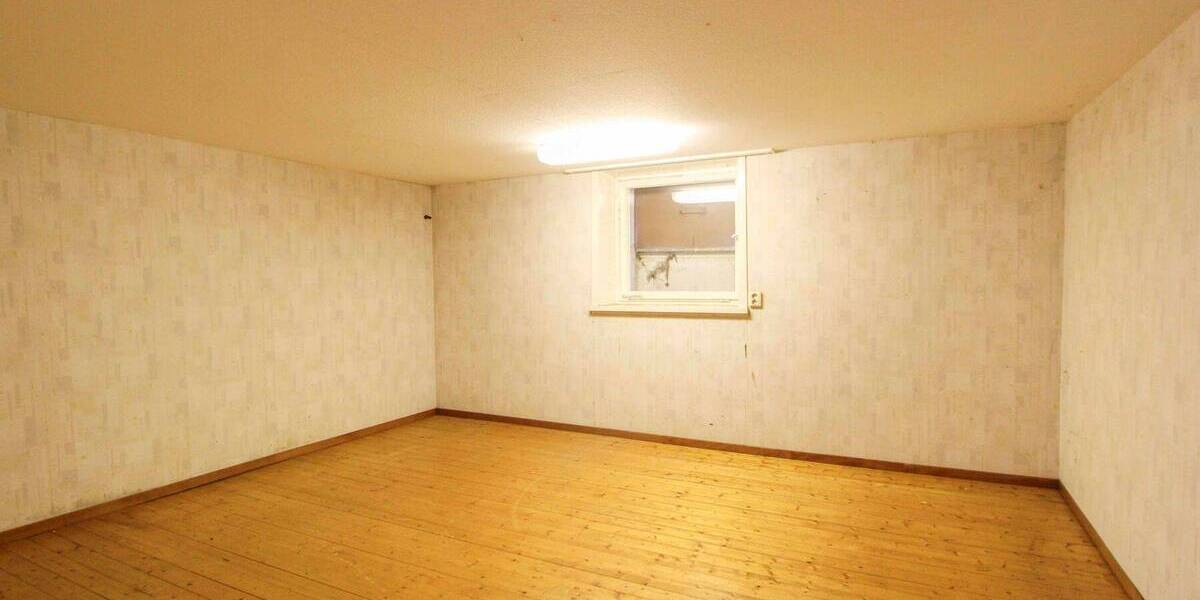 Mehrfamilienhaus, Wohnhaus Stuttgart Botnang - 9 Zimmer, 204 m&sup2;, 980.000&euro; | Angebot:26741539