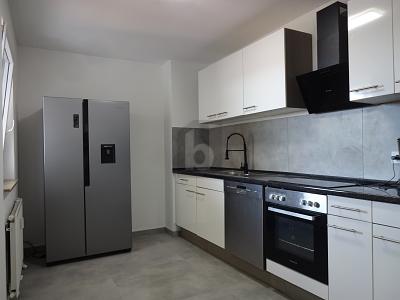 ERSTBEZUG NACH KOMPLETTSANIERUNG MIT AUSSICHT 3 zimmer