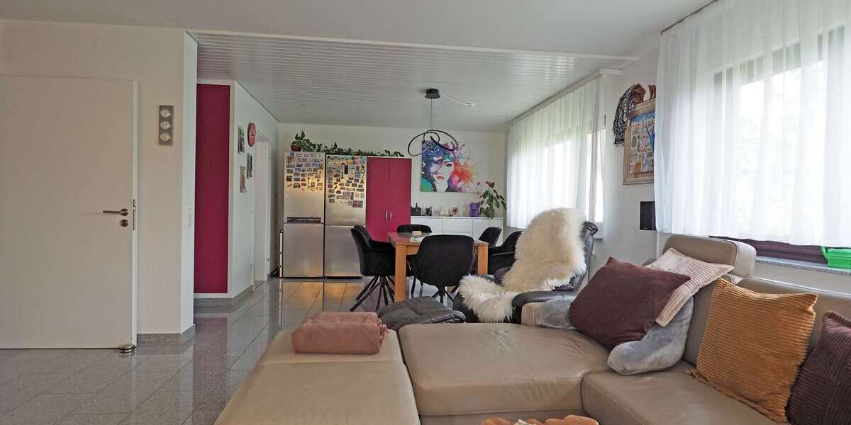 Etagenwohnung Wendlingen - 4.5 Zimmer, 106 m&sup2;, 1.400&euro; | Angebot:26903163