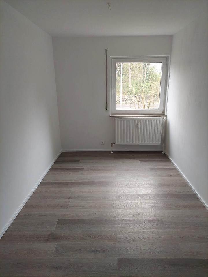 Frisch renovierte 3-Zimmer Wohnung direkt bezugsfrei