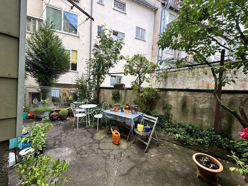 Haus zum Kaufen in Stuttgart 595.000 € 191 m²