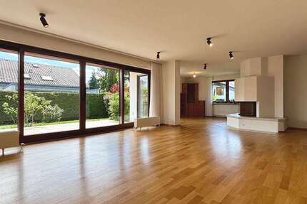 Haus zum Mieten in Leonberg 2.995 € 230 m² 4.5 zimmer
