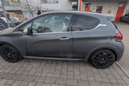 Peugeot 208 80.000 km 11.700 &euro; Leinfelden-Echterdingen 70771