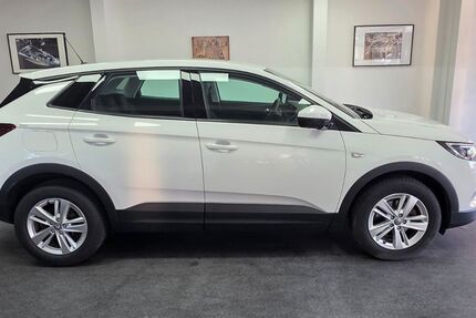 Opel Grandland (X) 63.000 km 14.490 &euro; Asperg/Ludwigsburg bei Stuttgart 71679