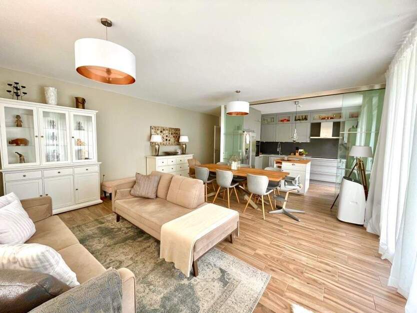 Hochwertige, vollmöblierte Erdgeschosswohnung mit Terrasse und Gartenanteil in bester Lage 4 zimmer